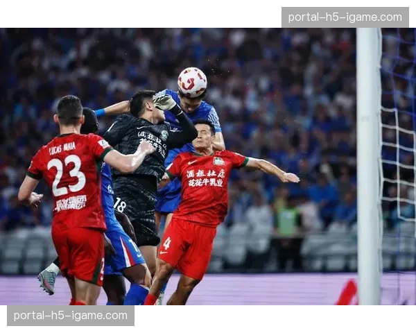 国际足联官员抵沪，考察上海两家中超俱乐部的基地建设。